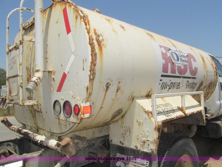 image for item I7058 2007 Ford F750 Super Duty XL water truck