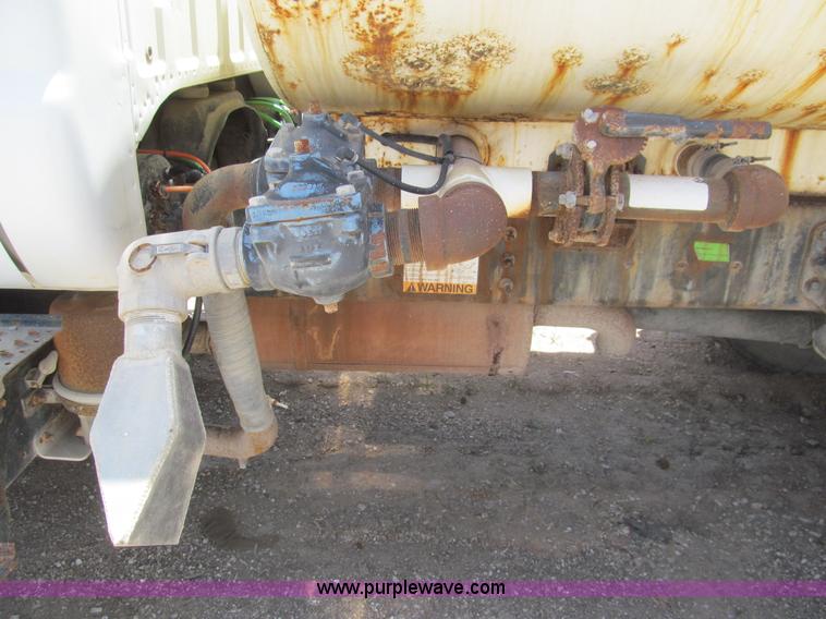 image for item I7058 2007 Ford F750 Super Duty XL water truck