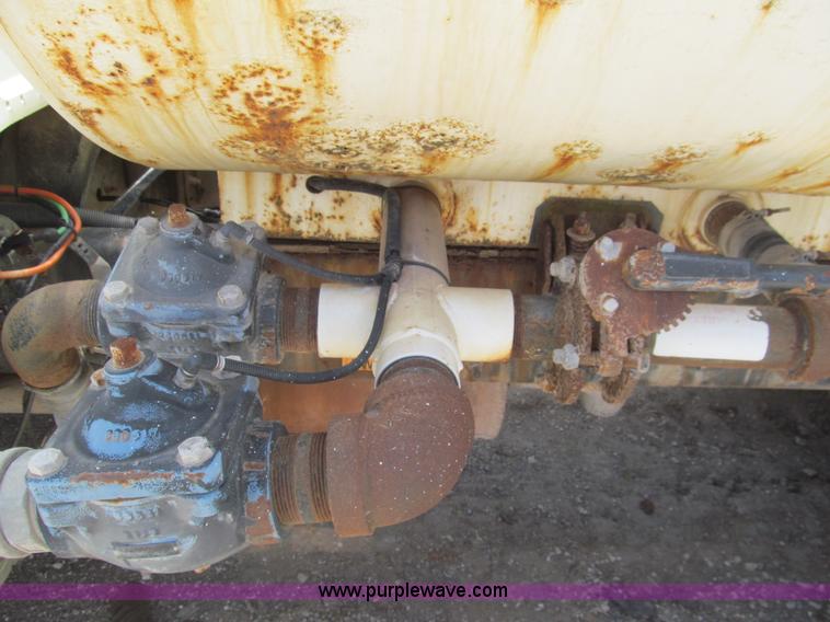 image for item I7058 2007 Ford F750 Super Duty XL water truck