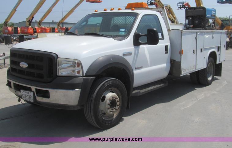 image for item I7059 2006 Ford F550 XL service truck