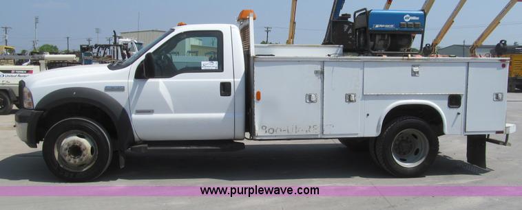 image for item I7059 2006 Ford F550 XL service truck