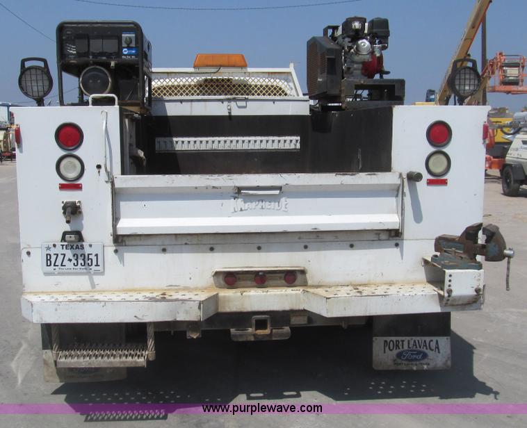 image for item I7059 2006 Ford F550 XL service truck