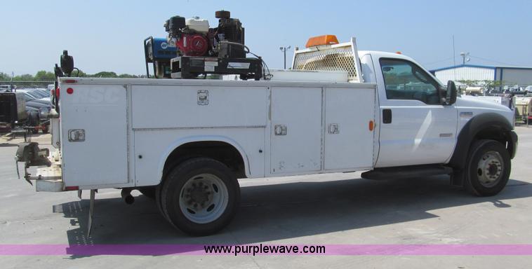 image for item I7059 2006 Ford F550 XL service truck