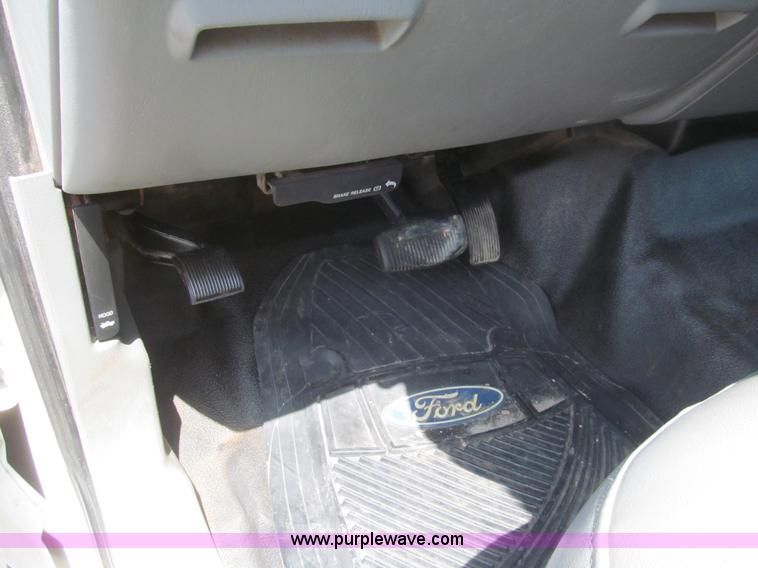 image for item I7059 2006 Ford F550 XL service truck