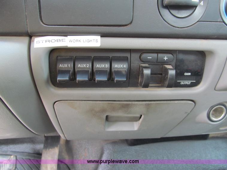 image for item I7059 2006 Ford F550 XL service truck