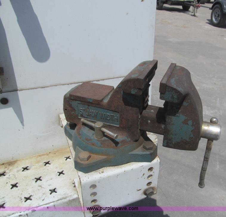 image for item I7059 2006 Ford F550 XL service truck