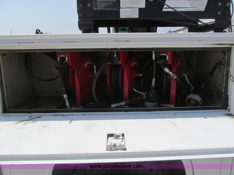 image for item I7059 2006 Ford F550 XL service truck