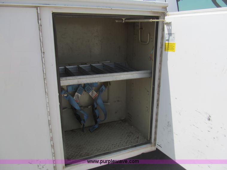 image for item I7059 2006 Ford F550 XL service truck