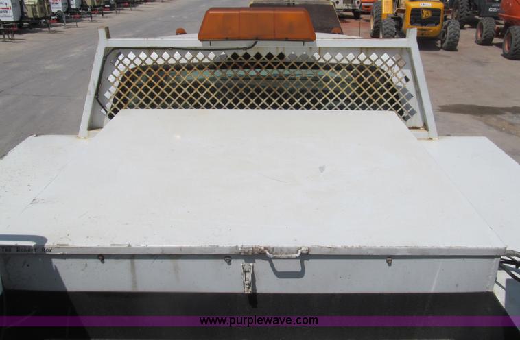 image for item I7059 2006 Ford F550 XL service truck