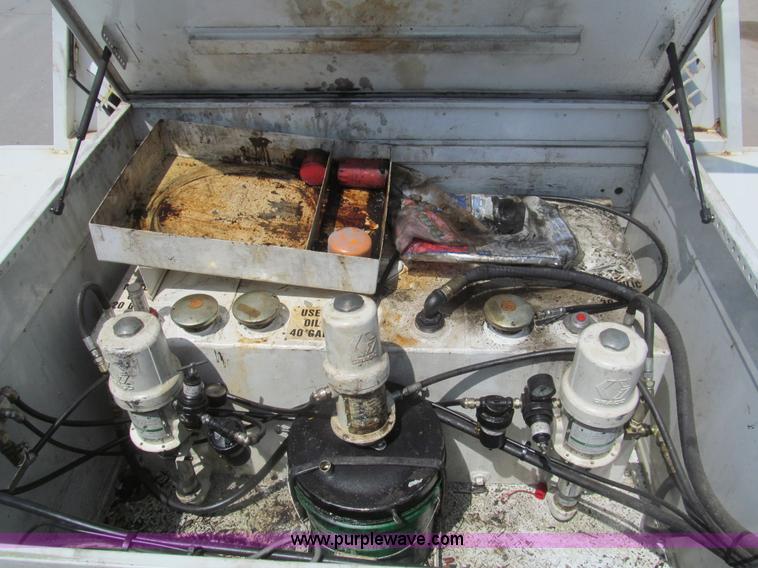 image for item I7059 2006 Ford F550 XL service truck