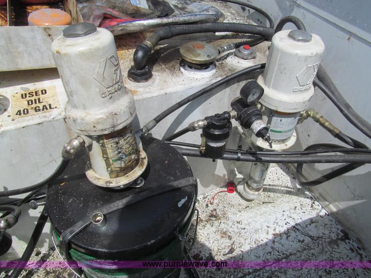 image for item I7059 2006 Ford F550 XL service truck