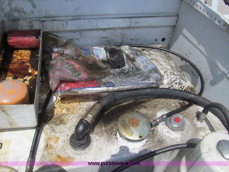 image for item I7059 2006 Ford F550 XL service truck