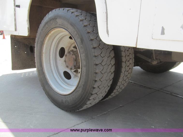image for item I7059 2006 Ford F550 XL service truck