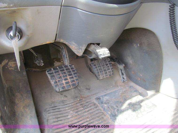 image for item I7060 2009 Freightliner Columbia CDL120 semi truck