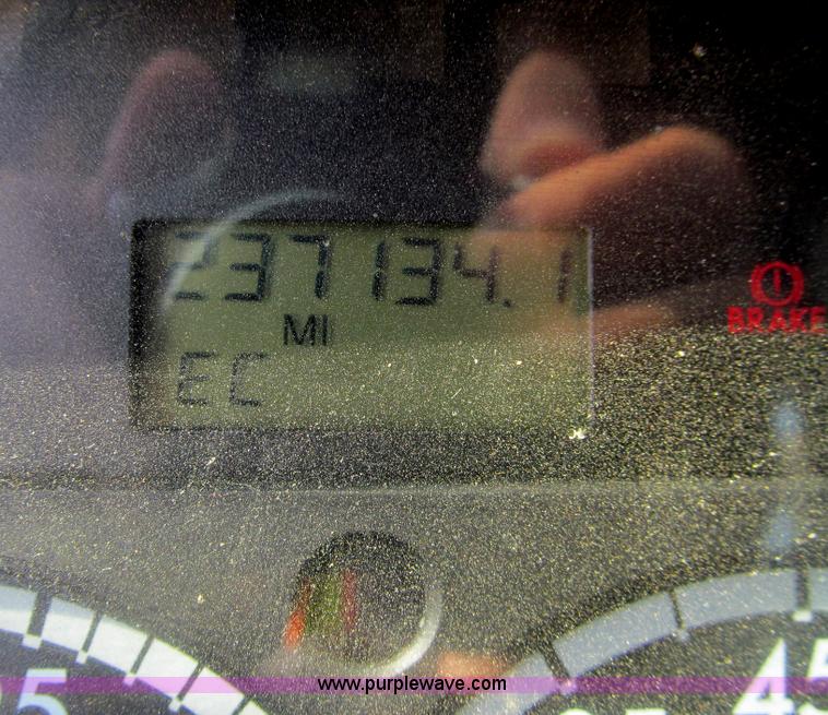 image for item I7060 2009 Freightliner Columbia CDL120 semi truck