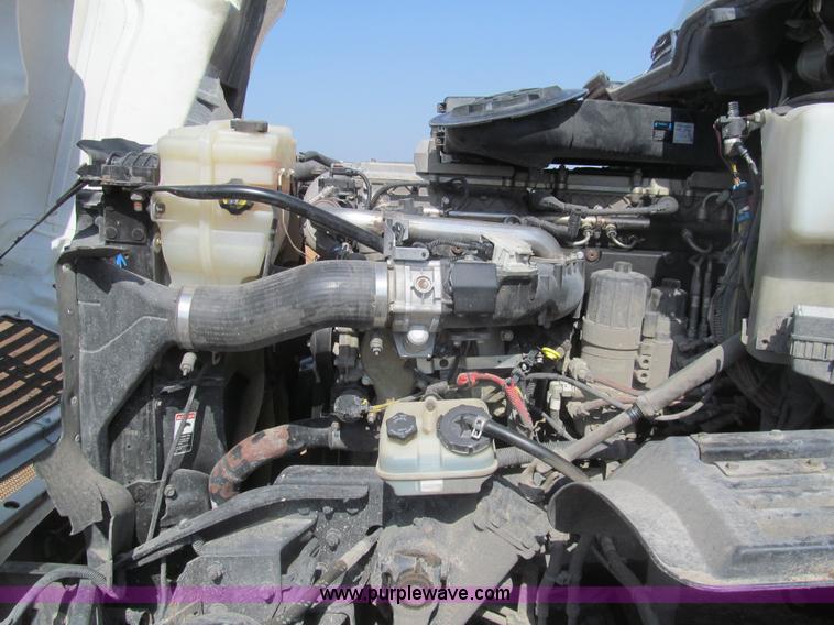 image for item I7060 2009 Freightliner Columbia CDL120 semi truck