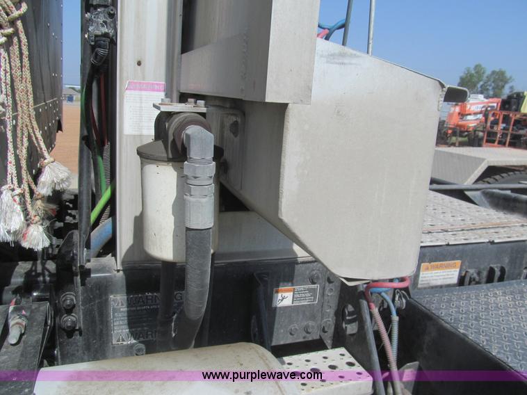 image for item I7060 2009 Freightliner Columbia CDL120 semi truck