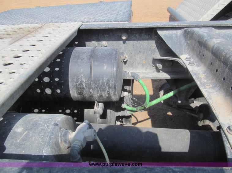 image for item I7060 2009 Freightliner Columbia CDL120 semi truck