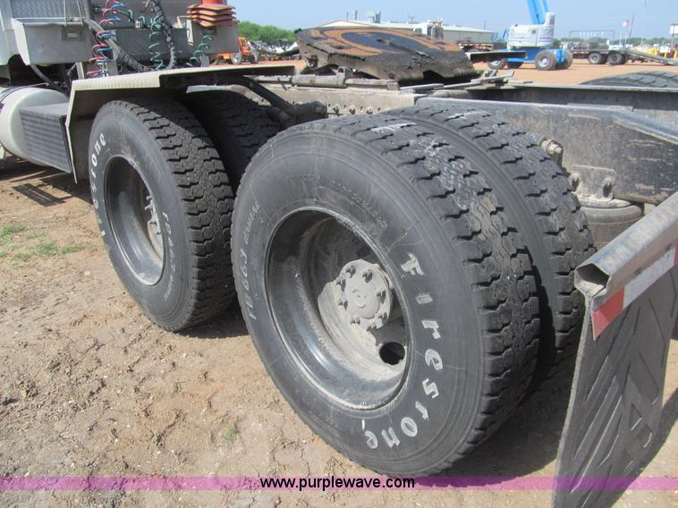 image for item I7060 2009 Freightliner Columbia CDL120 semi truck