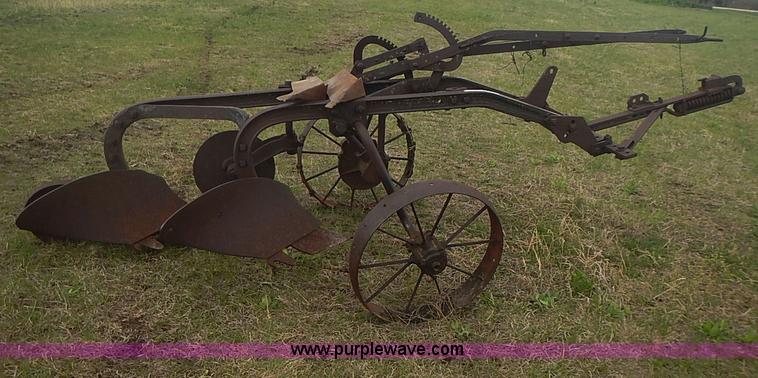 image for item AC9120 John Deere 214 two bottom plow