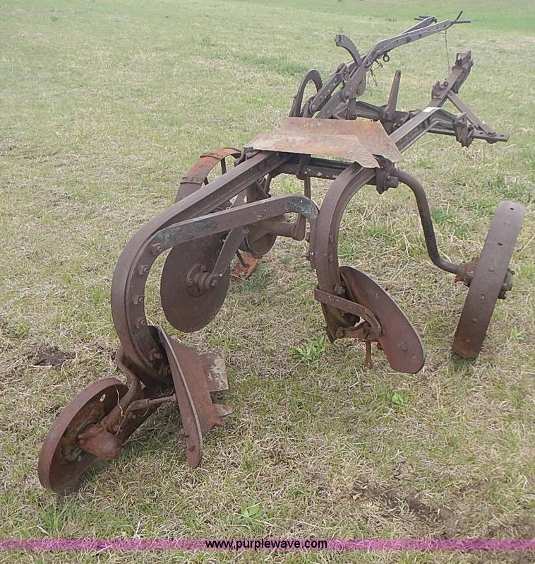 image for item AC9120 John Deere 214 two bottom plow