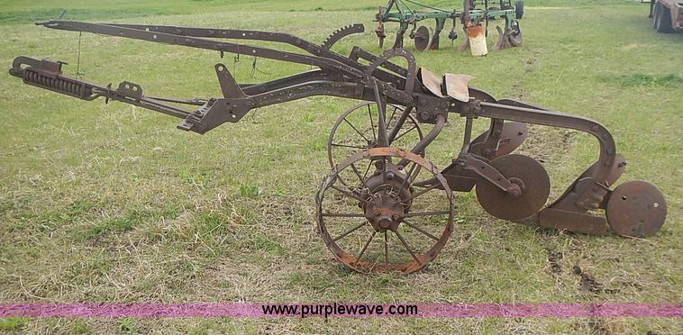 image for item AC9120 John Deere 214 two bottom plow