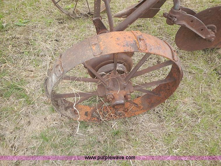 image for item AC9120 John Deere 214 two bottom plow
