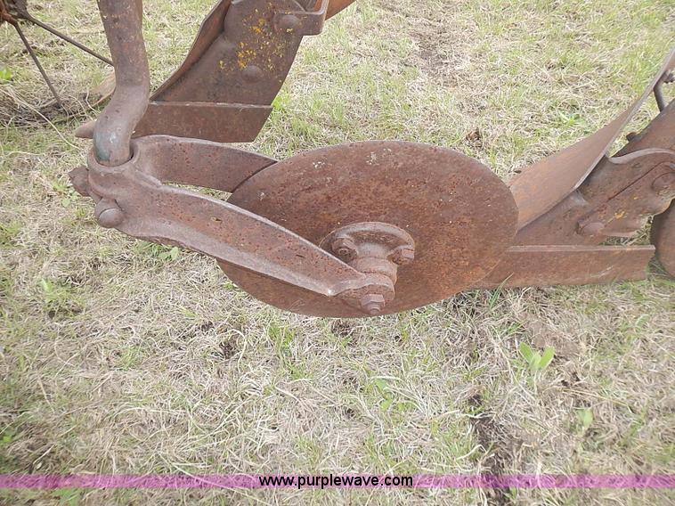 image for item AC9120 John Deere 214 two bottom plow