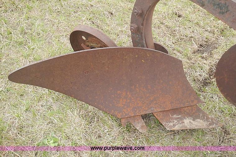 image for item AC9120 John Deere 214 two bottom plow