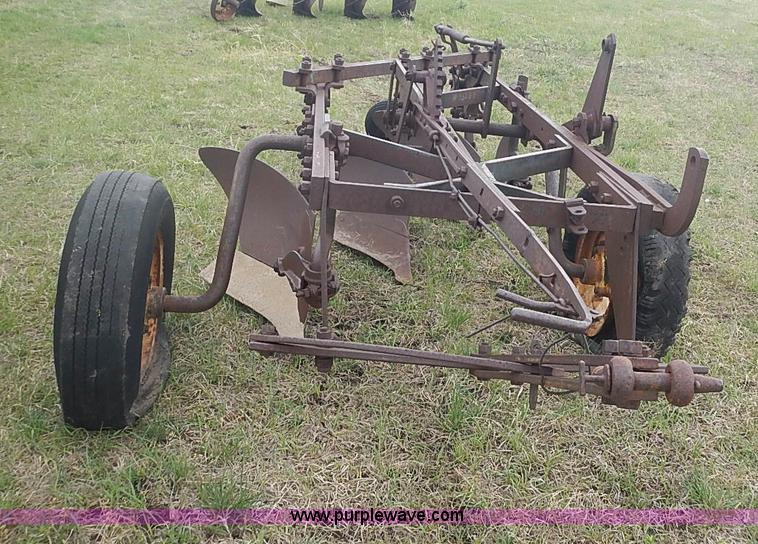 image for item AC9122 B&H 55A three bottom plow
