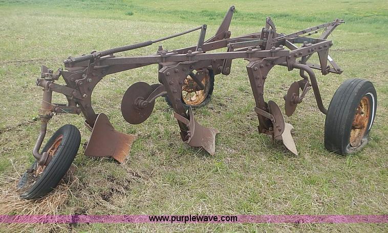 image for item AC9122 B&H 55A three bottom plow