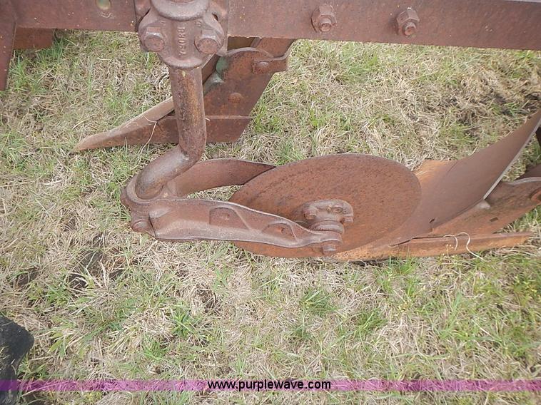 image for item AC9122 B&H 55A three bottom plow