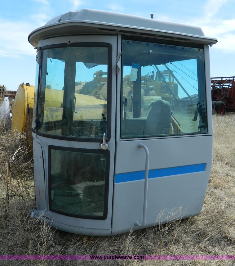 image for item AD9846 John Deere tractor cab