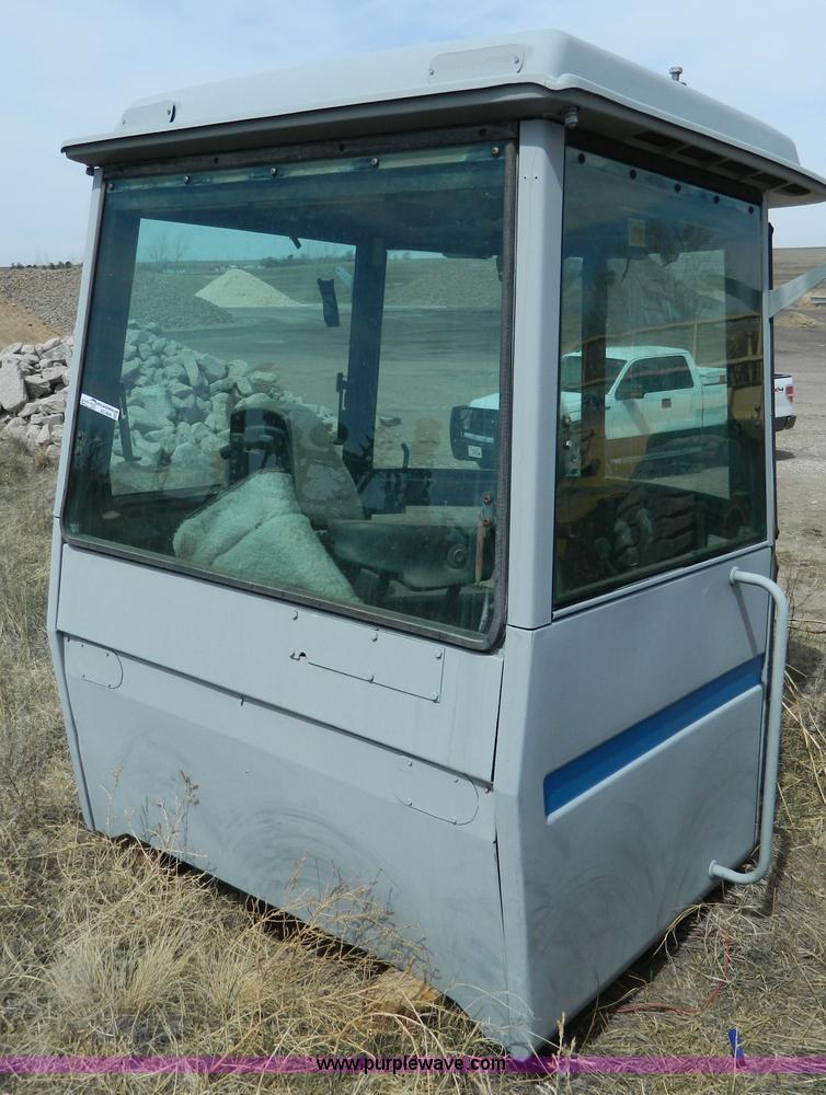 image for item AD9846 John Deere tractor cab