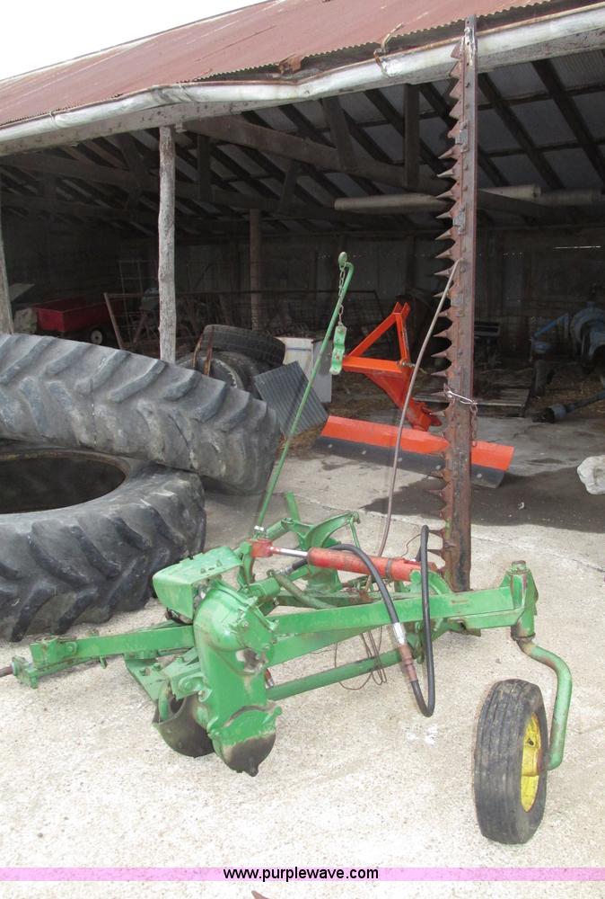 image for item AE9322 John Deere 8 sickle bar mower