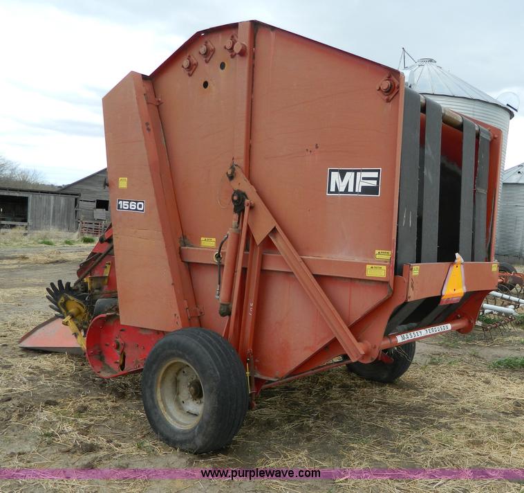 image for item AL9995 Massey-Ferguson 1560 round baler
