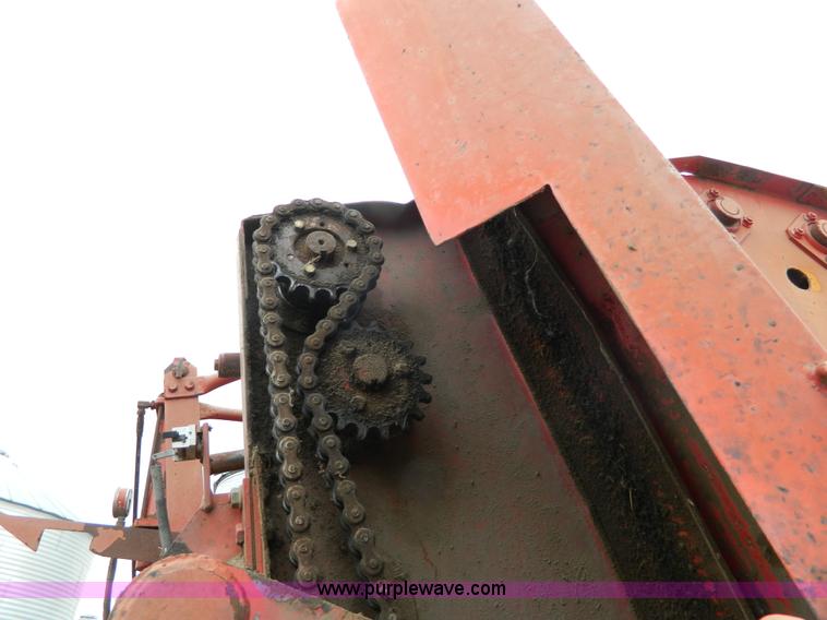 image for item AL9995 Massey-Ferguson 1560 round baler