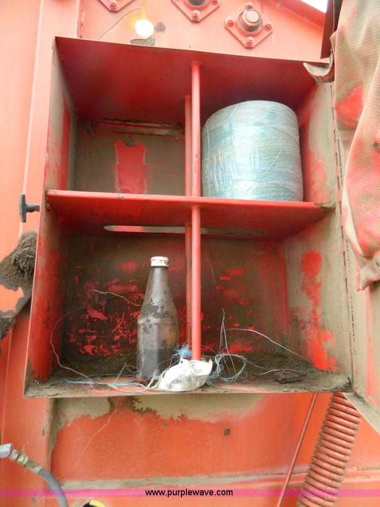 image for item AL9995 Massey-Ferguson 1560 round baler