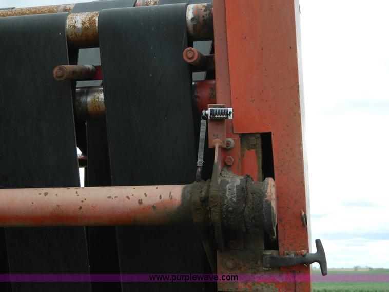 image for item AL9995 Massey-Ferguson 1560 round baler