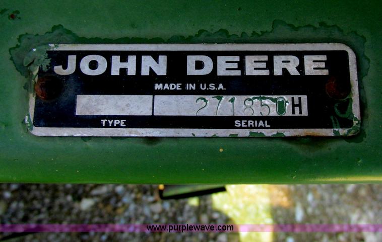 image for item AN9079 1977 John Deere 4400 combine