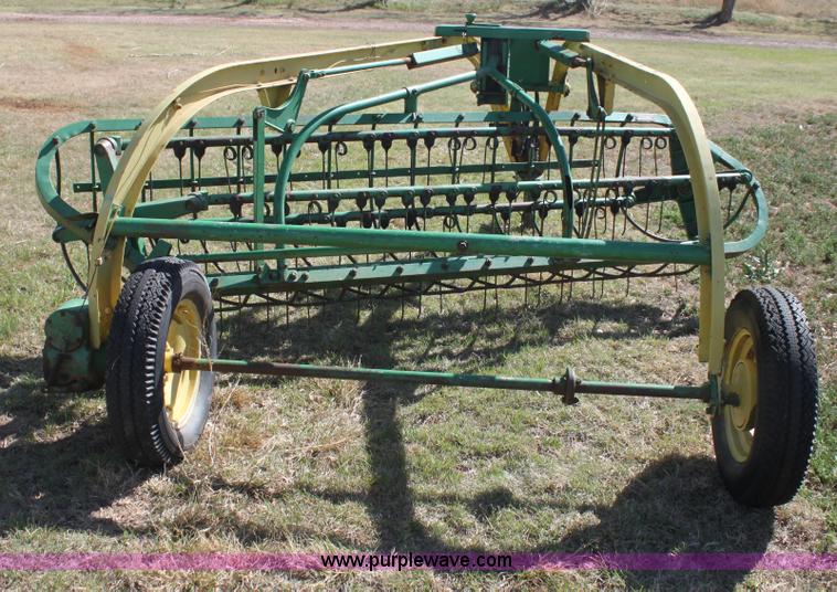 image for item AN9901 John Deere 858 side delivery rake