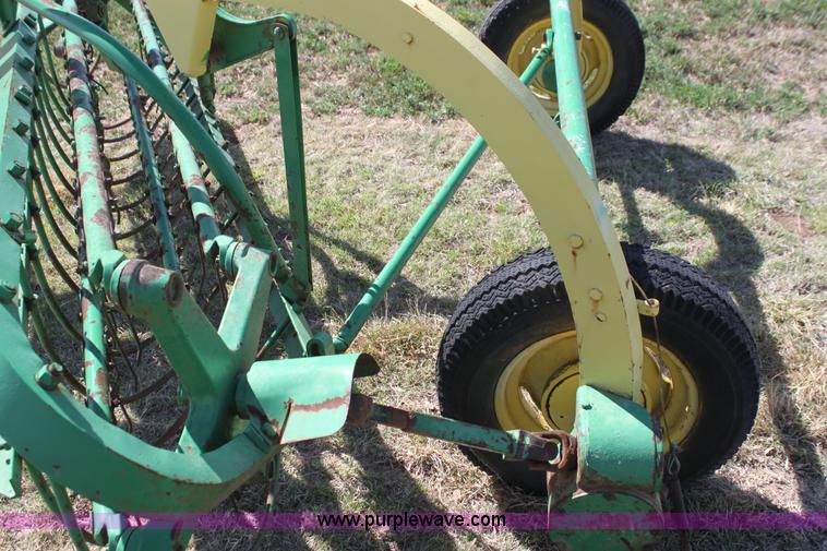 image for item AN9901 John Deere 858 side delivery rake