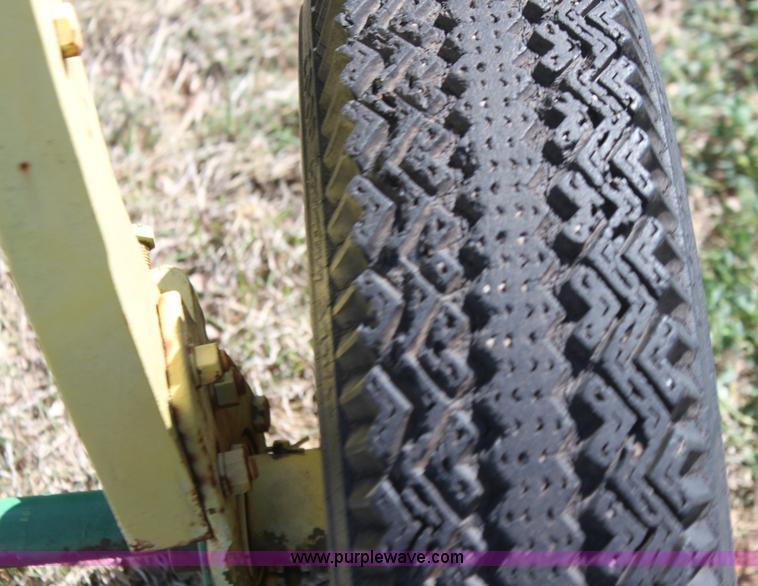 image for item AN9901 John Deere 858 side delivery rake