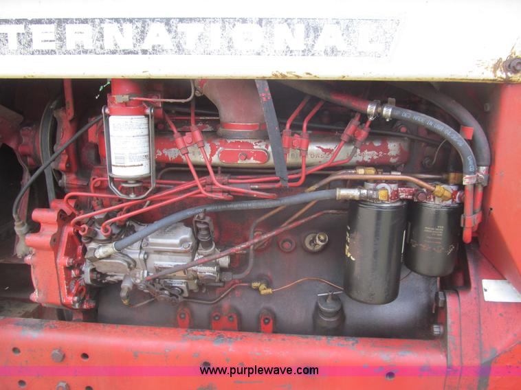 image for item AQ9829 1975 International Farmall 766 tractor