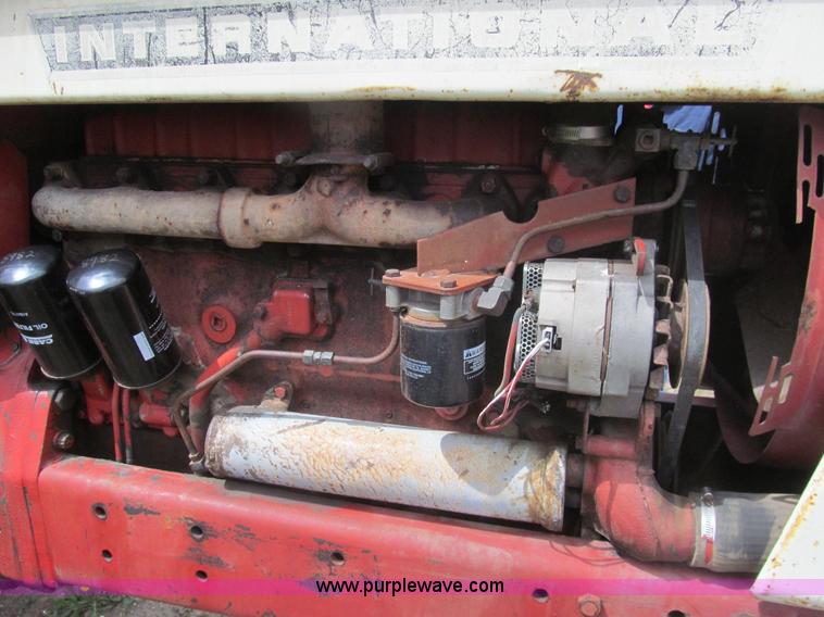 image for item AQ9829 1975 International Farmall 766 tractor