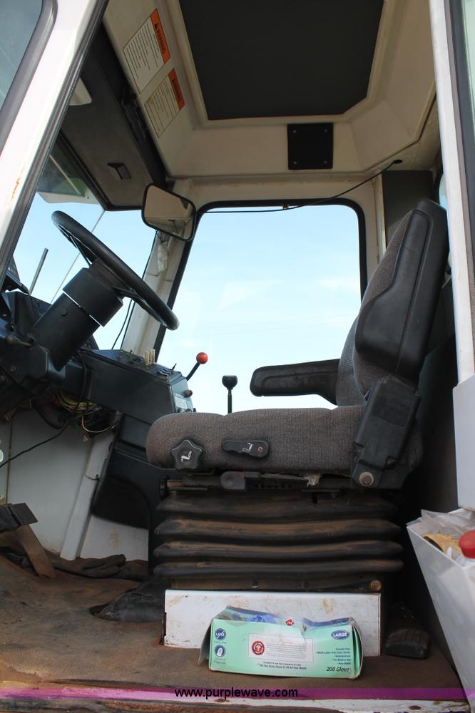 image for item C3817 SpraCoupe 3440 self-propelled sprayer