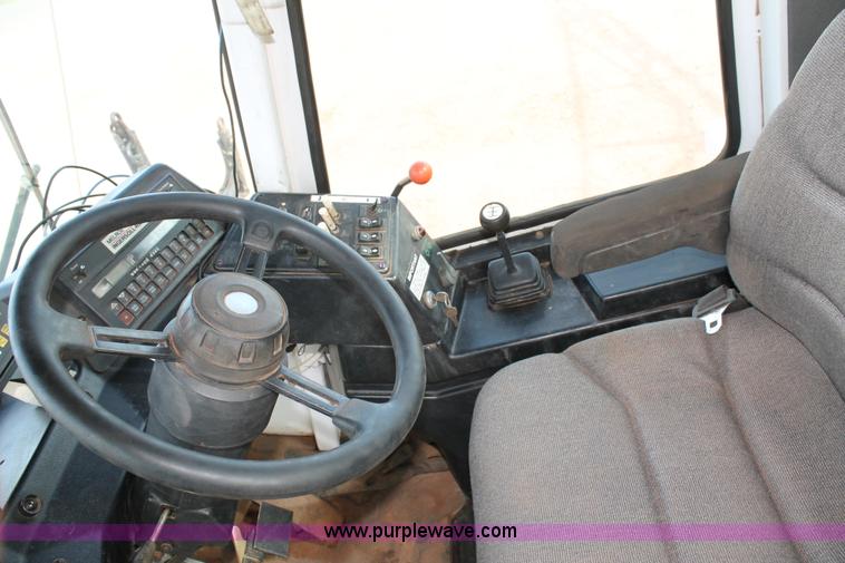 image for item C3817 SpraCoupe 3440 self-propelled sprayer