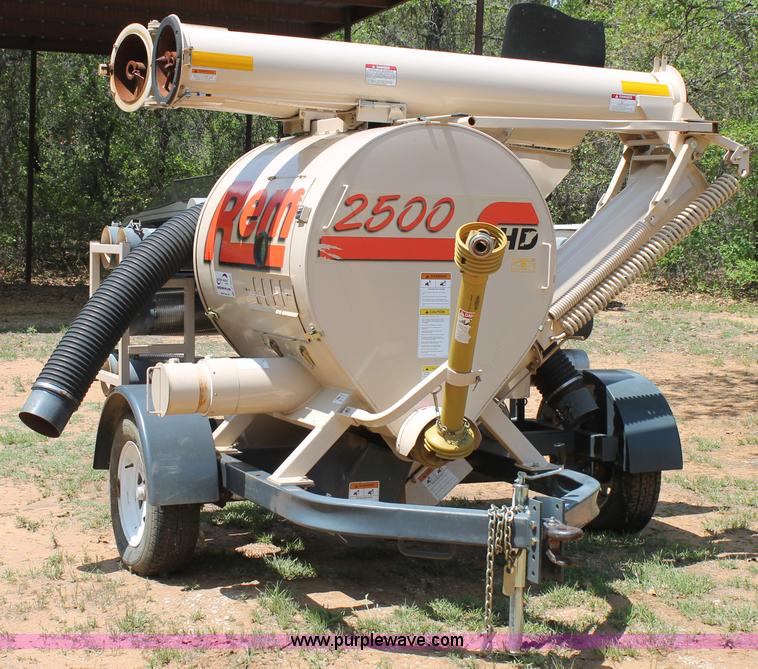 image for item C3834 Rem 2500HD grain vacuum