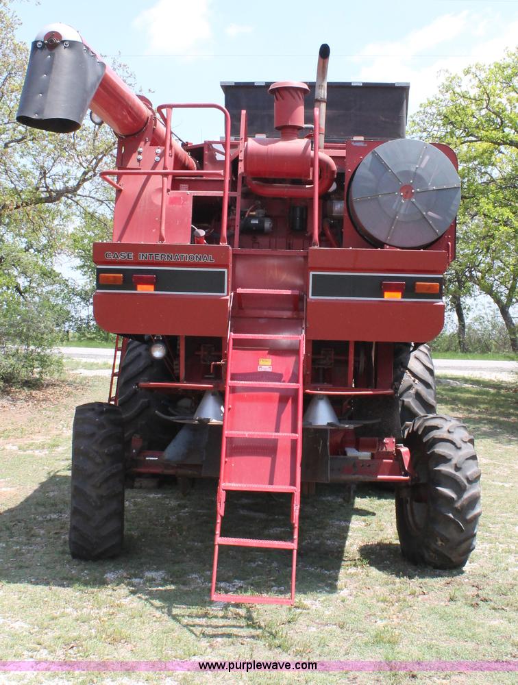 image for item C3837 1990 Case IH 1660 combine