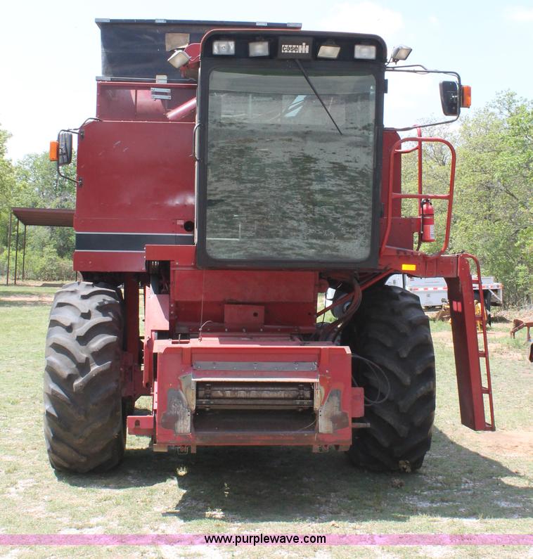 image for item C3837 1990 Case IH 1660 combine